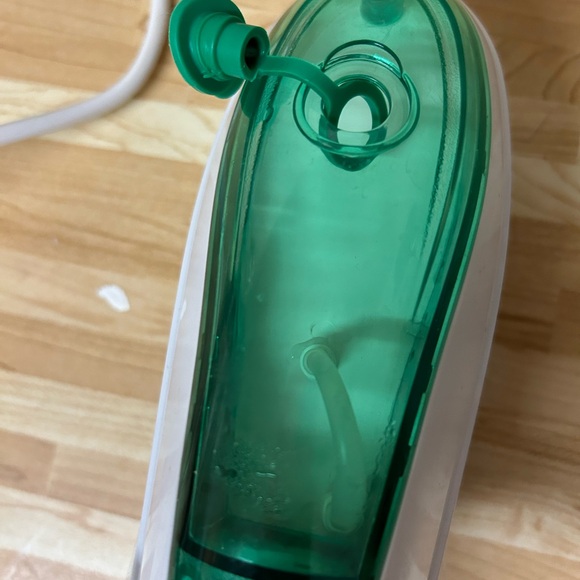 Portable Handheld Steamer - Picture 7 of 12